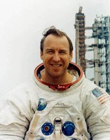 Jim_Lovell_at_LC-39