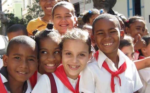 Cuba 2012: School children pose for the camera