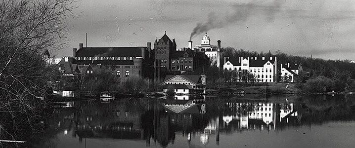 Picture of Science Hall from the Lake