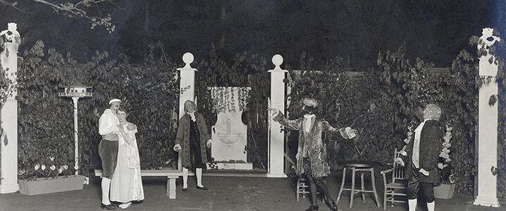 Photo by UW-Madison Digital Archives uwar00544