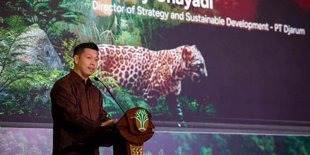 Jemmy Chayadi speaking at a conference